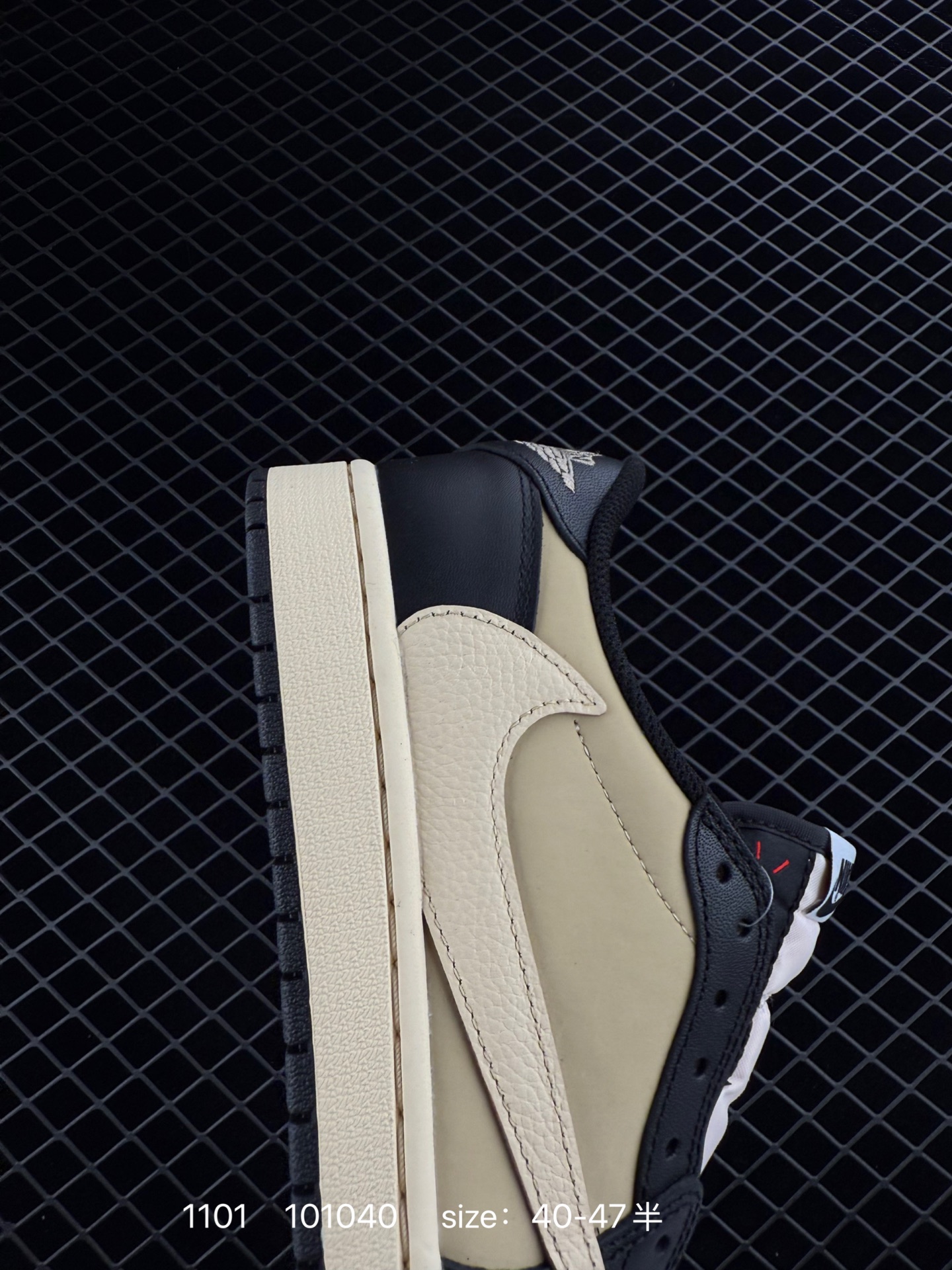 Travis Scott x Air Jordan 1 ” Reverse Mocha “